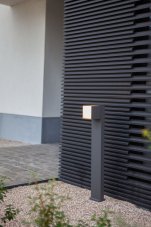 LUTEC 7193802012 CUBA exteriérový záhradný stĺpik LED 12,2W 500lm 3000K IP54 matná čierna, otočná hlavica 350°