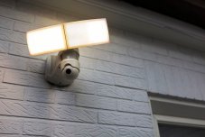 LUTEC CONNECTED 7632406053 LIBRA exteriérové nástenné security LED svietidlo 36W 3400lm 2700-6500K IP44 biela, kamera, pohybový senzor