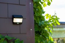 LUTEC 6939101330 TRY exteriérové solárne nástenné svietidlo LED 8W 500lm 5000K IP54 čierna, pohybový senzor