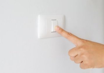 Čo je elektronický pulzový spínač?