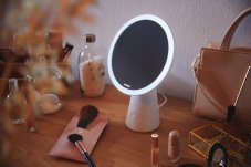 Philips 8719514420472 Mirror stolná dotyková kozmetická lampička so zrkadlom LED 4,5W/60lm 3000-5000K USB CRI95 biela stmievateľná